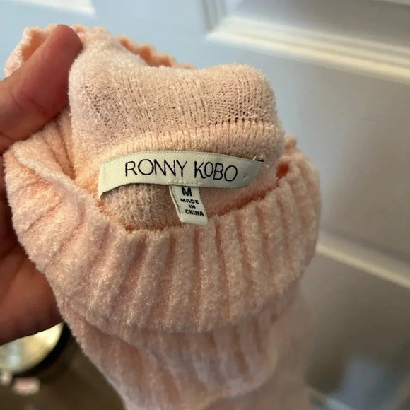 Ronny Kobo Cropped Turtle Neck in Light Pink - Picture 3 of 4